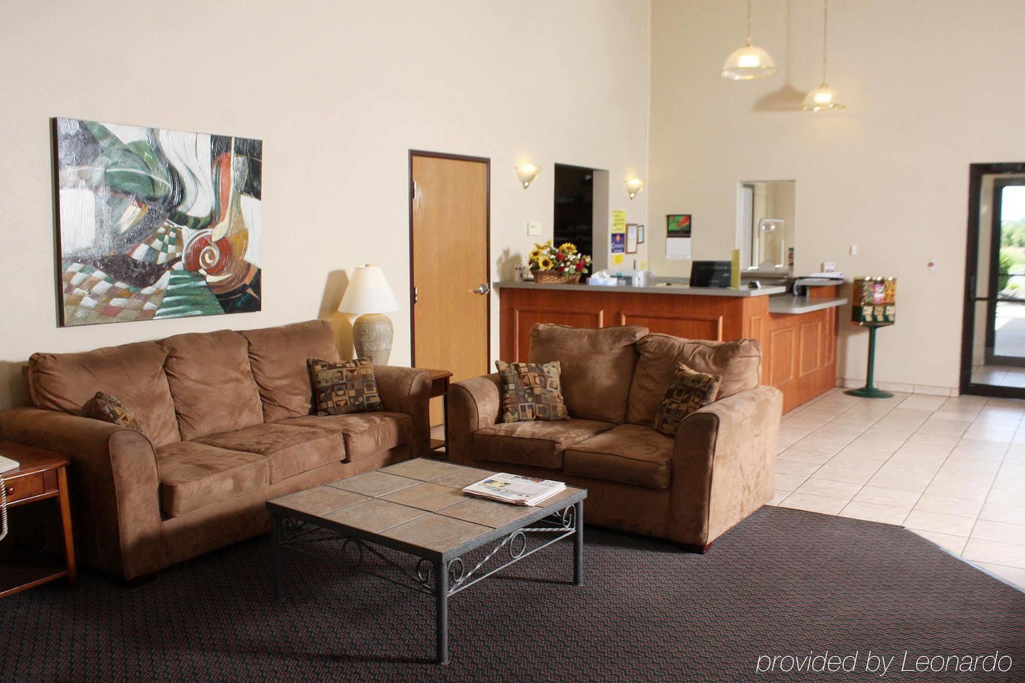 Centerstone Inn & Suites Carlyle Ngoại thất bức ảnh