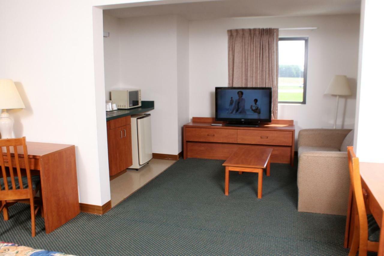 Centerstone Inn & Suites Carlyle Ngoại thất bức ảnh